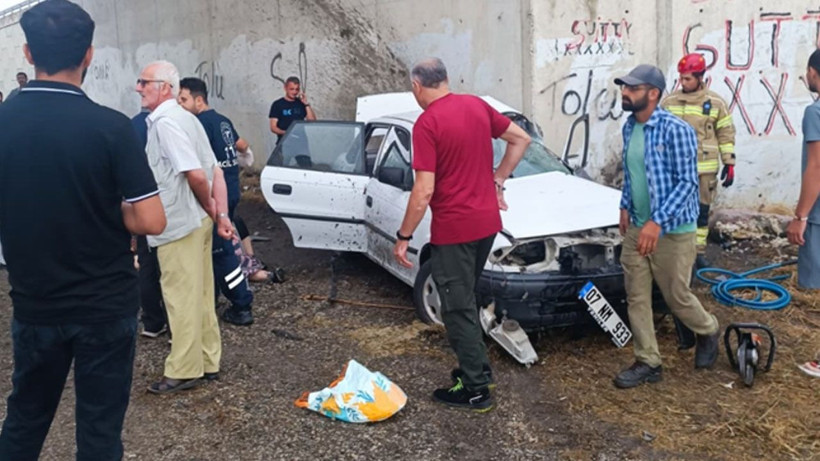Bursa'da feci kazada 3 kişi öldü! Otomobil köprü altındaki beton duvara çarptı - Fotoğraf: 2