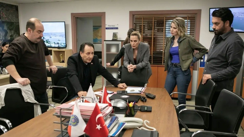 Kanal D ekranlarında bir dönem sona erdi! Arka Sokaklar için resmi açıklama geldi - Fotoğraf: 6