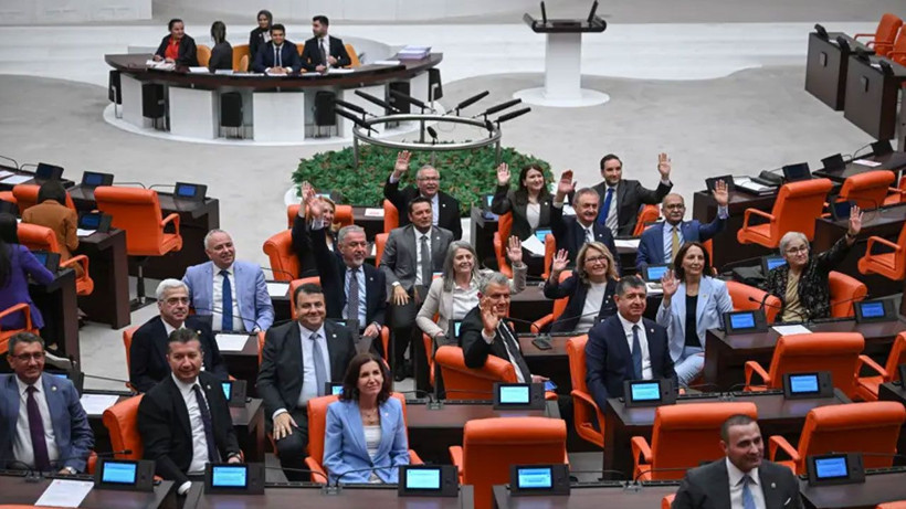 Meclis'te 24 yıl sonra bir ilk. Yeni Parti kuruldu, CHP'li milletvekillerinin yeri değişti - Fotoğraf: 2