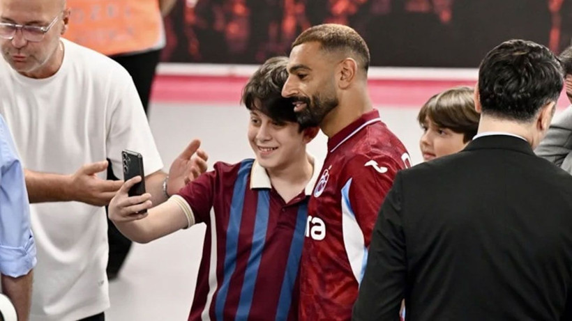 Trabzonspor'da Salah çılgınlığı, binlerce taraftar stadyuma akın etti - Fotoğraf: 5