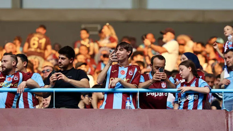 Trabzonspor'da Salah çılgınlığı, binlerce taraftar stadyuma akın etti - Fotoğraf: 7