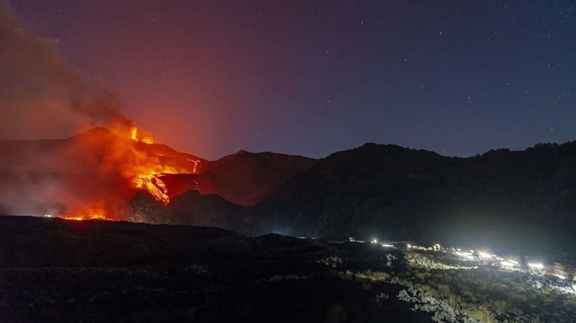 İtalya'da Etna Yanardağı uyandı: Son 20 yılın en ağır acil durumu yaşanıyor - Fotoğraf: 2