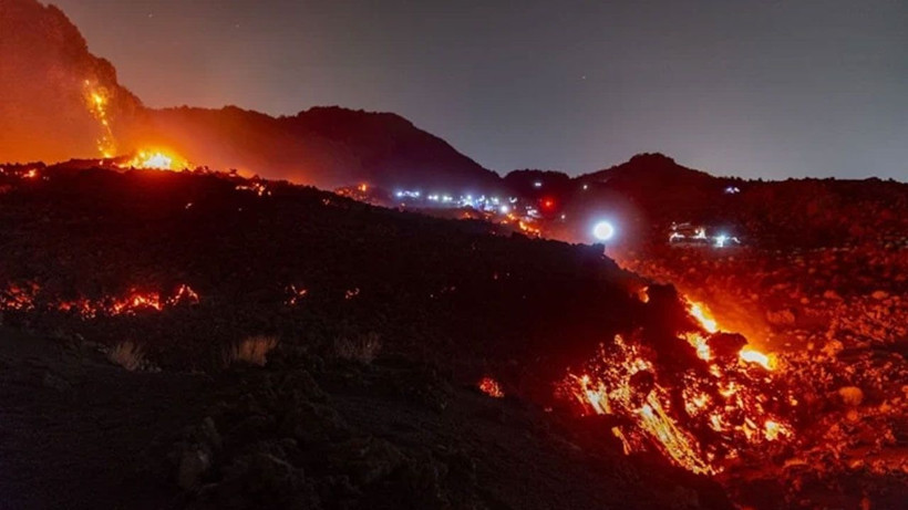 İtalya'da Etna Yanardağı uyandı: Son 20 yılın en ağır acil durumu yaşanıyor - Fotoğraf: 3