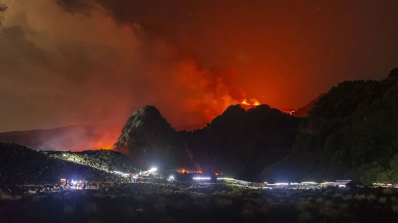 İtalya'da Etna Yanardağı uyandı: Son 20 yılın en ağır acil durumu yaşanıyor - Fotoğraf: 9