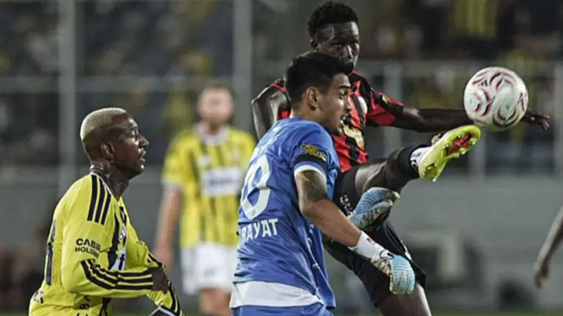 Eski takımına geçit vermedi, Fenerbahçe'ye engel oldu! İrfan Can Eğribayat maça damga vurdu - Fotoğraf: 2