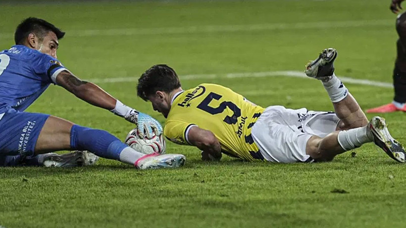 Eski takımına geçit vermedi, Fenerbahçe'ye engel oldu! İrfan Can Eğribayat maça damga vurdu - Fotoğraf: 6