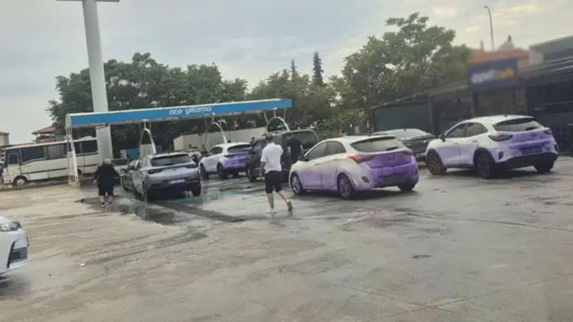 Araçları mora boyayan yol! Oto yıkamacıda uzun kuyruklar oluştu - Fotoğraf: 2
