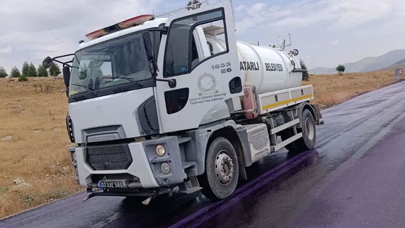 Araçları mora boyayan yol! Oto yıkamacıda uzun kuyruklar oluştu - Fotoğraf: 4