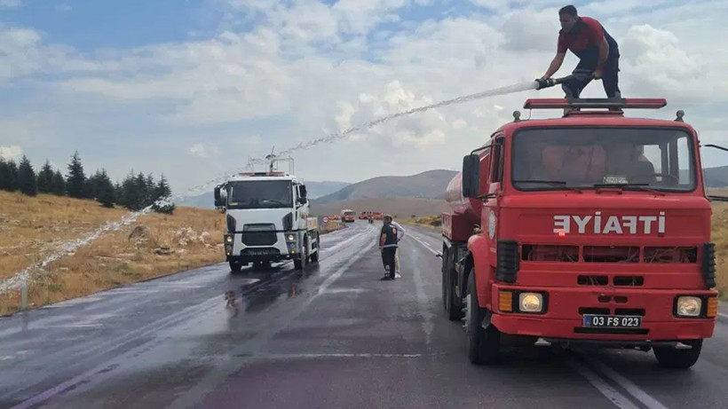 Araçları mora boyayan yol! Oto yıkamacıda uzun kuyruklar oluştu - Fotoğraf: 5