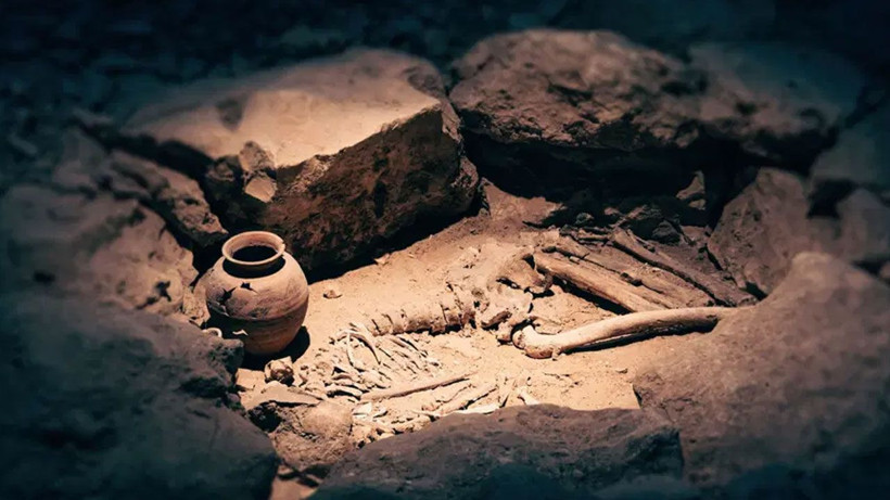 400 yıllık “vampir” mezarının sırrı çözülüyor! Boğazında orak, ayağında kilit - Fotoğraf: 2