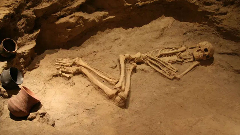 400 yıllık “vampir” mezarının sırrı çözülüyor! Boğazında orak, ayağında kilit - Fotoğraf: 4
