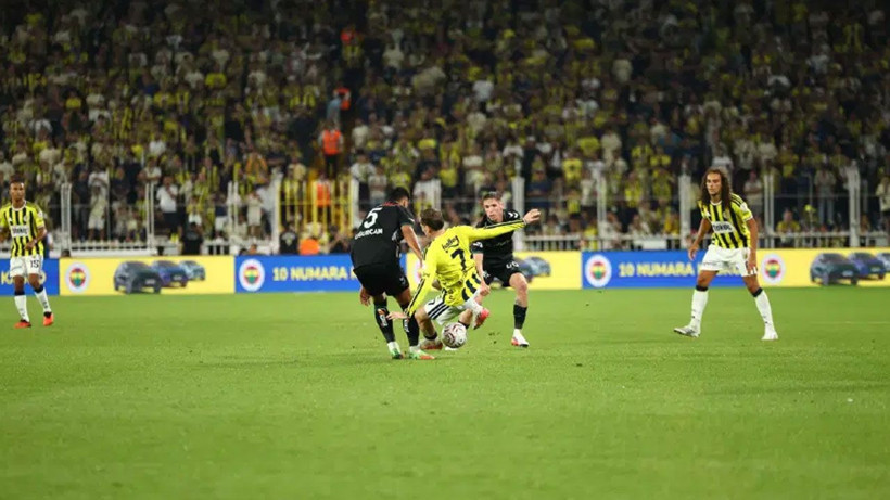 Kerem Aktürkoğlu hakkında ilk açıklama geldi! Sahadan sedyeyle ayrıldı - Fotoğraf: 3