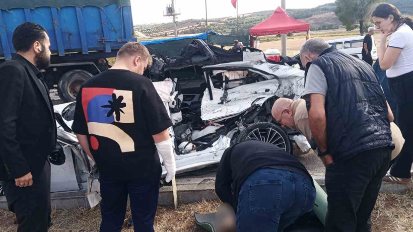 Araç bu hale geldi, hamile kadın ve 3 yaşındaki kızı hayatını kaybetti - Fotoğraf: 4