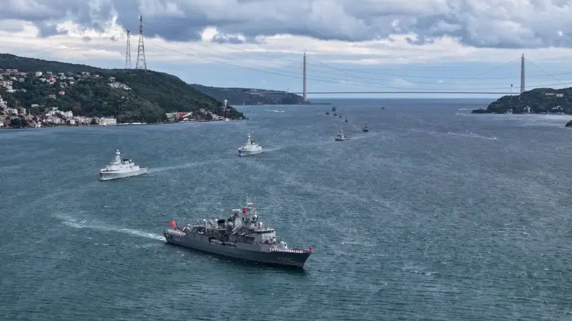 Preveze Deniz Zaferi'nin 488. yılı! İstanbul Boğazı'nda 15 gemiyle geçit töreni - Fotoğraf: 3