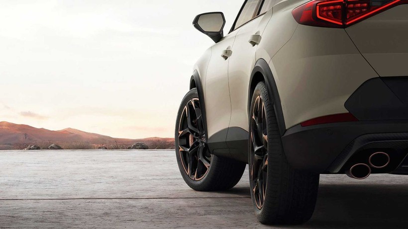 Cupra tüm ihtişamıyla sokaklara iniyor! Sadece 4 şehirde satılacak - Resim: 8