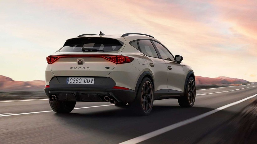 Cupra tüm ihtişamıyla sokaklara iniyor! Sadece 4 şehirde satılacak - Resim: 6