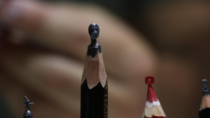 Kalem ucuna yaptığı heykellerle görenleri şaşırtıyor - Resim: 4