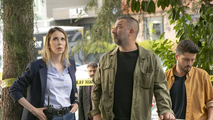 Arka Sokaklar dizisinin yıldız ismi geri dönüyor; Bu haber yakışıklı ismin sevenlerini mutlu etti - Resim: 3