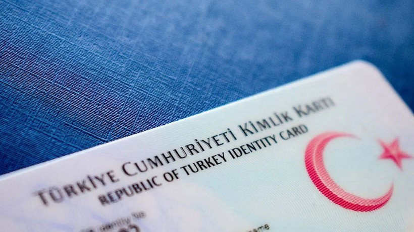 Eski kimlik kullananlar dikkat: Yeni kimlikte son tarih belli oldu - Resim: 1