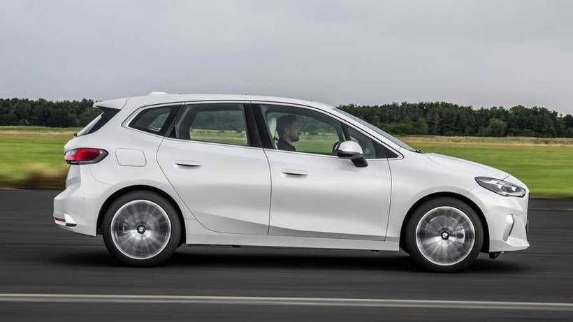 Yeni BMW 2 Serisi Active Tourer ön siparişle Türkiye’de yollara çıkıyor - Resim: 4