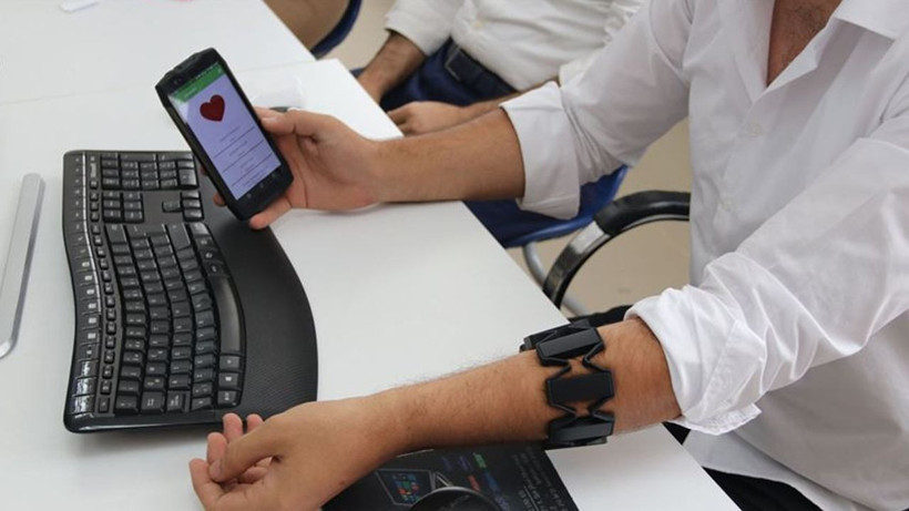 Teknoloji devi Xiaomi bu çılgınlığı ilk kez yaptı; Bu akıllı bileklik 100 TL bile değil - Resim: 4