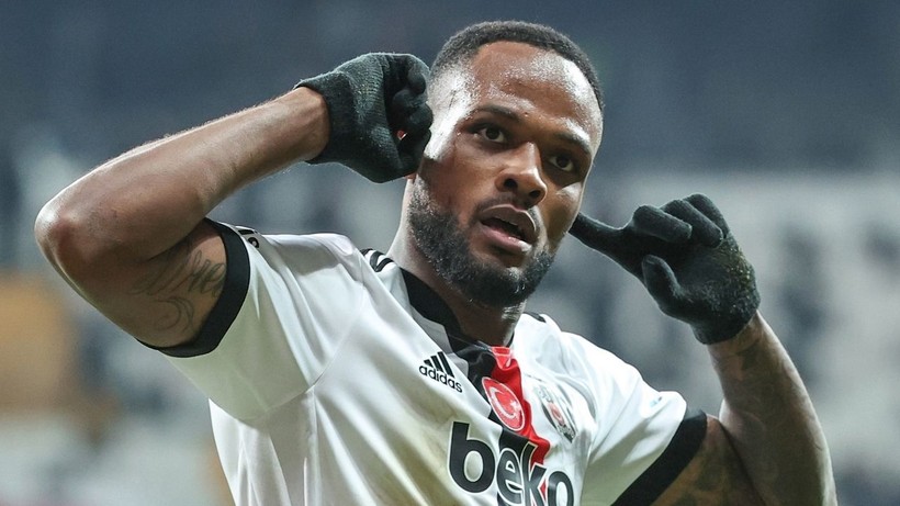 Cyle Larin bakın hangi takım ile anlaştı; Beşiktaş taraftarı çılgına döndü - Resim: 1