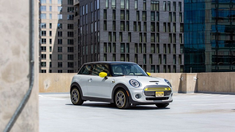 Mini Cooper SE göz kırpıyor; böyle indirim görülmedi: Tam 374 bin TL! - Resim: 2