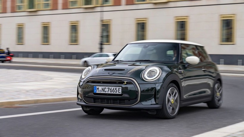 Mini Cooper SE göz kırpıyor; böyle indirim görülmedi: Tam 374 bin TL! - Resim: 4