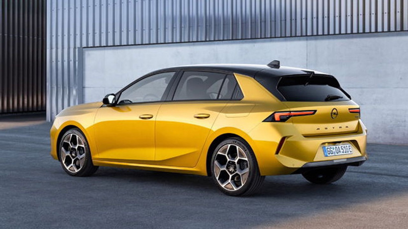 2022 model Yeni Opel Astra artık Türkiye'de; Fiyatını görüp şaşırmamak elde değil - Resim: 2