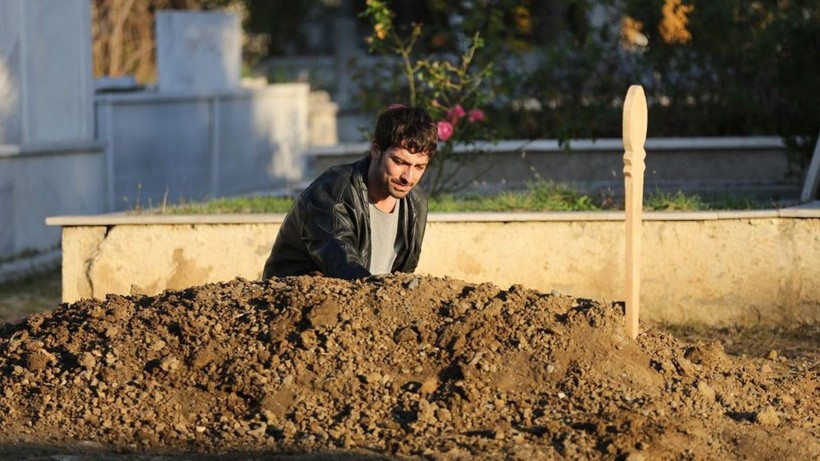 Yürek Çıkmazı dizisi ekranlara bomba gibi düştü; Yürek Çıkmazı konusu nedir, oyuncuları kimler? - Resim: 4