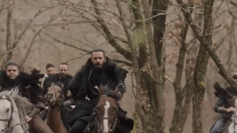 Alparslan Büyük Selçuklu dizisinde inanılmaz hata; Yönetmenler bile fark etmemiş - Resim: 3