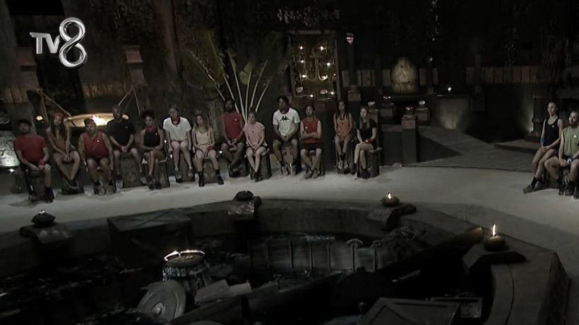 Survivor yarışmasında herkesi yıkan karar verildi; Üzücü haberi Acun Ilıcalı duyurdu - Resim: 2