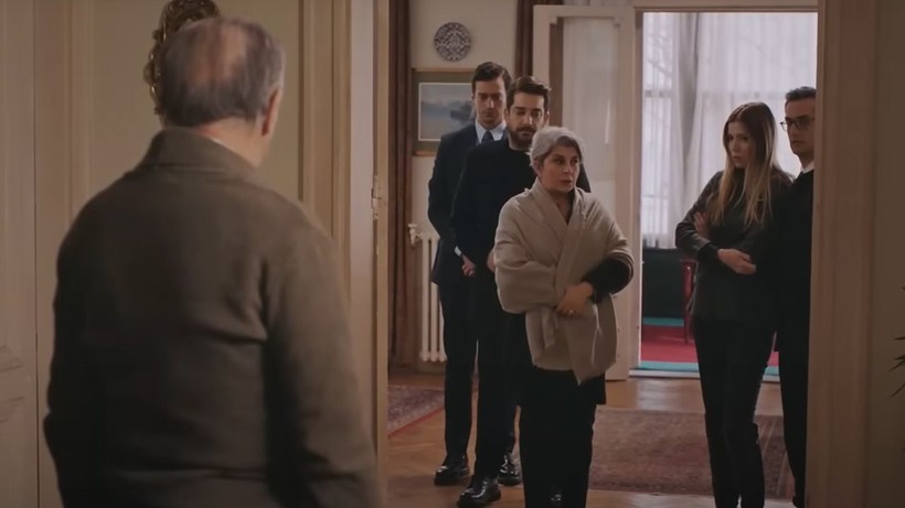 Camdaki Kız dizisinin yeni bölümleri artık yok; Burcu Biricik detayı bildiğiniz gibi değil - Resim: 4