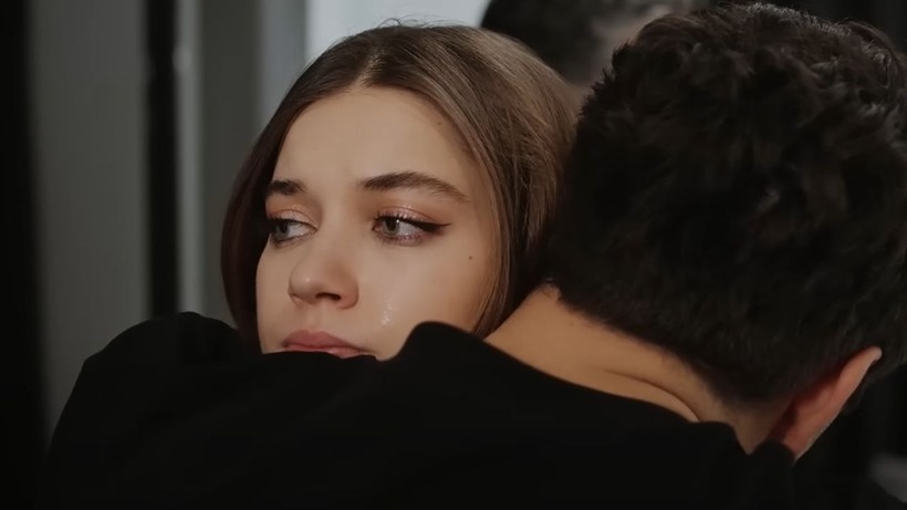 Yalı Çapkını dizisinden beklenmeyen olay haber; Afra Saraçoğlu yeni bölümlerde olmayacak - Resim: 1