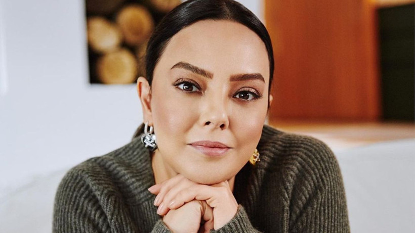 Ebru Gündeş hayranlarını şaşırtan evlilik detayı; Ünlü şarkıcının sevgilisi bakın kim çıktı - Resim: 1