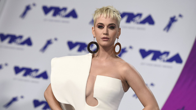 Katy Perry 'oyuncak bebek gözü hilesini' açıkladı! - Resim: 3