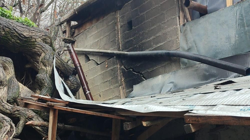 Heyelan korkusu 60 haneyi göçe zorladı - Resim: 1