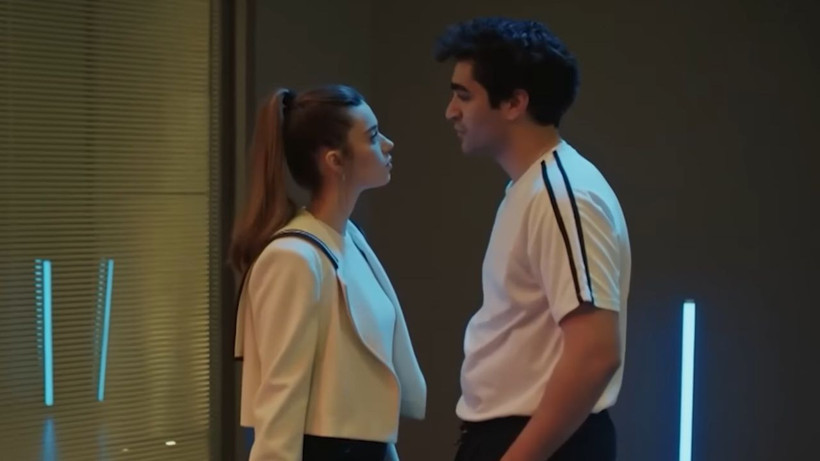 Yalı Çapkını dizisinden flaş başrol hamlesi; Ekran başındakiler resmen topa tuttu - Resim: 2