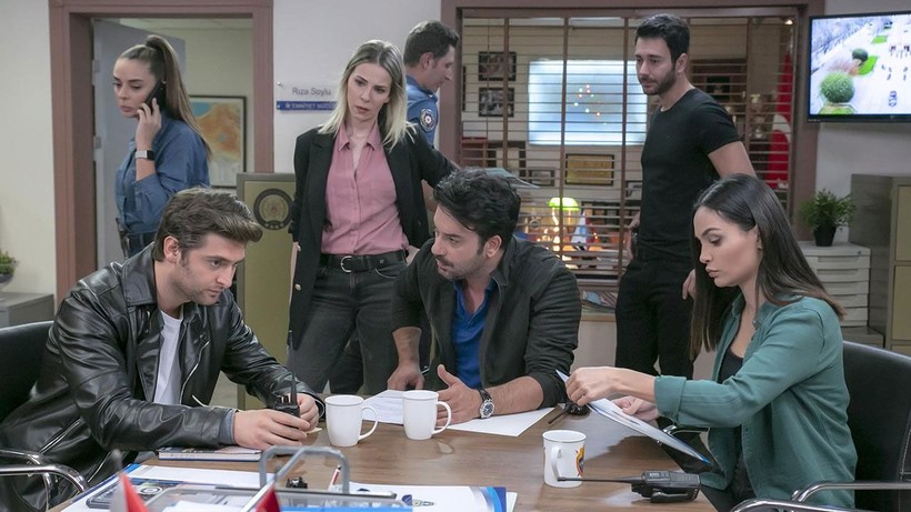 Efsane güzel Arka Sokaklar dizisinde olmayacak; Yayın günü ve yayın tarihi de belli oldu - Resim: 2