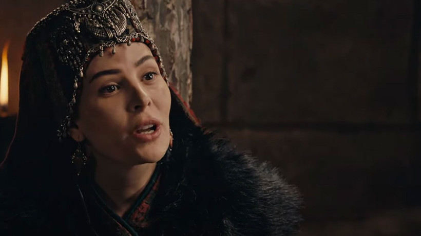 Kuruluş Osman dizisinde daha önce böylesi olmadı; Eline alıp açık açık gösterdi - Resim: 1