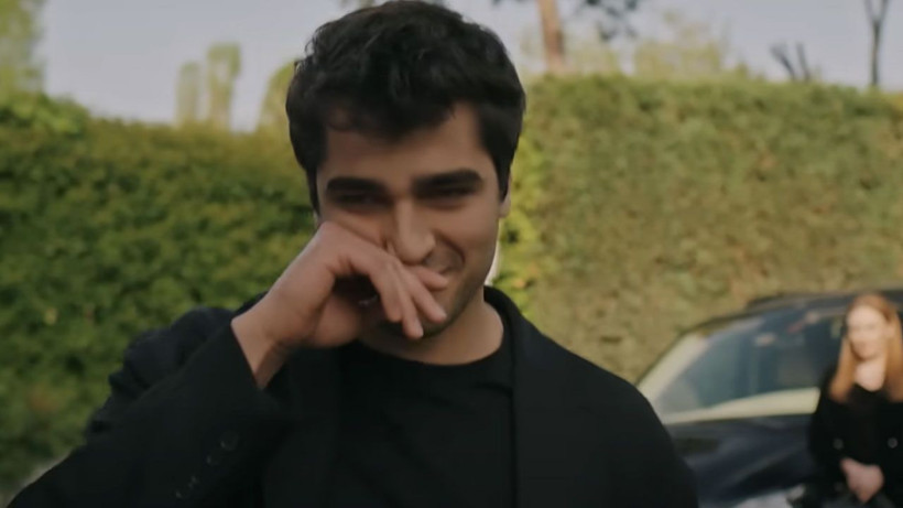 Sevilen proje Yalı Çapkını dizisinde kavga çıktı; Güzel başrol artık olmayacak - Resim: 4