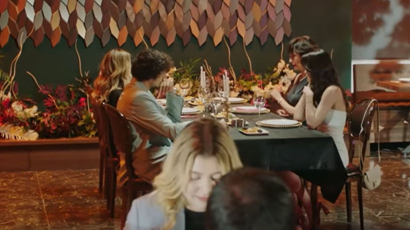 Kriz! Adım Farah dizisi ekranlara veda ediyor; Demet Özdemir detayı daha bomba - Resim: 4