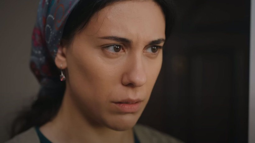 Olay! Camdaki Kız dizisinde tepki çeken değişim; Burcu Biricik’e tepkiler çığ gibi - Resim: 1