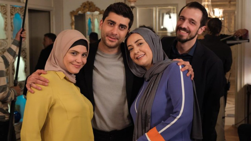 Kızılcık Şerbeti'nin Nilay'ını siz bir de Instagram'da görün; Feyza Civelik'in tarzı dizideki halinin tam tersi - Resim: 1