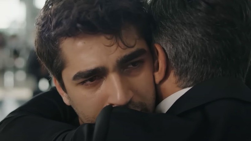 Yalı Çapkını dizisinin oyuncu kadrosu değişti; İkisi de yeni sezonda kadroda olmayacak - Resim: 1
