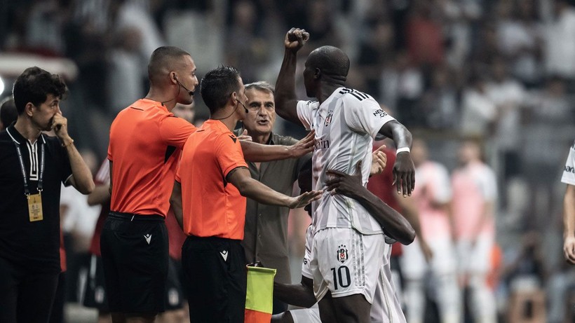 Vincent Aboubakar'dan Lucescu'ya olay hareket! Şenol Güneş bile sakinleştiremedi - Resim: 3