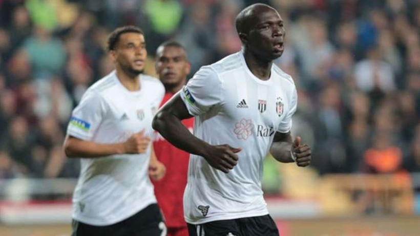 Yıldız futbolcu Vincent Aboubakar ülkesine gitti; Beşiktaş'ta Trabzonspor derbisi öncesi deprem - Resim: 3
