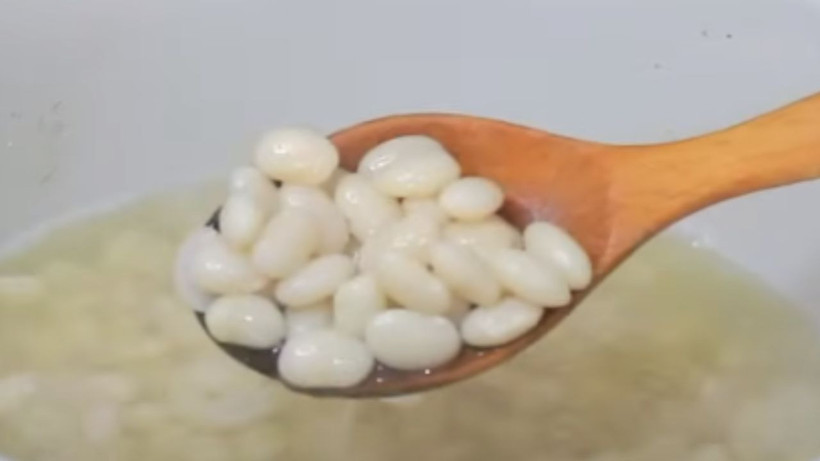 Islatmadan kuru fasulye yapmanın pişirme yöntemi; Kesinlikle dağılmıyor ve gaz yapmıyor. - Resim: 1