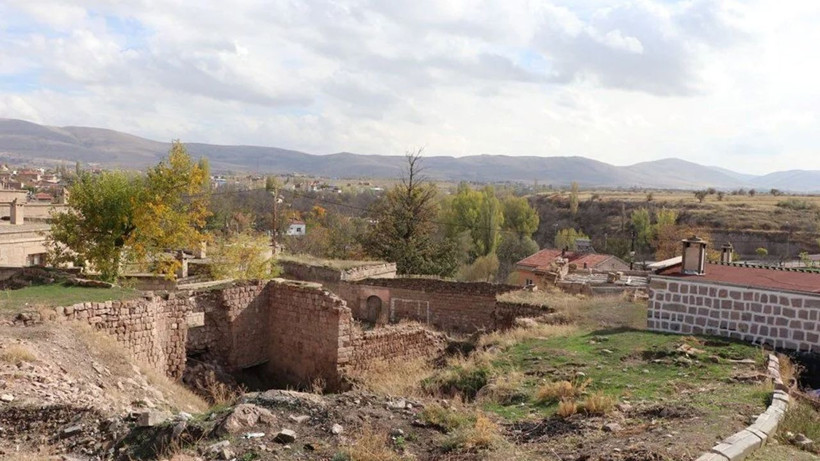 Evin altından tam 2 bin yıllık şehir çıktı - Resim: 1