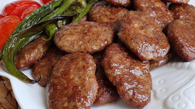 Soda + kıyma ikilisinin sihirli gücü... Sanki anne eli değmiş gibi! İşte sodalı yumuşacık köfte tarifi - Resim: 3